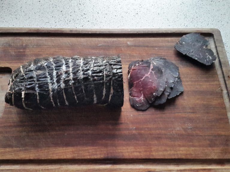 Rødvinsmarineret bresaola
